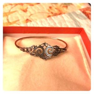 Retired vintage James Avery “Sorrento” Bangle